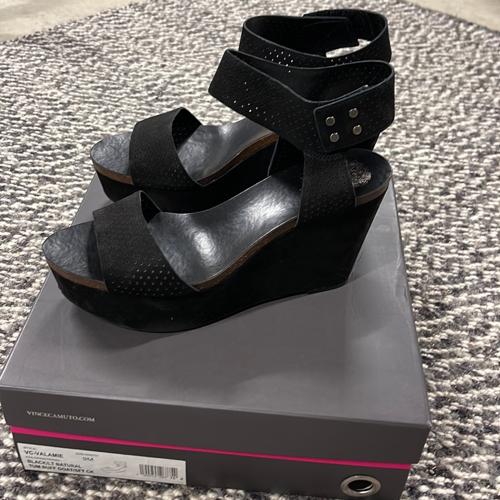 Vince Camuto VC-Valamie Black goat/soft cork 9M sandals 4” heel